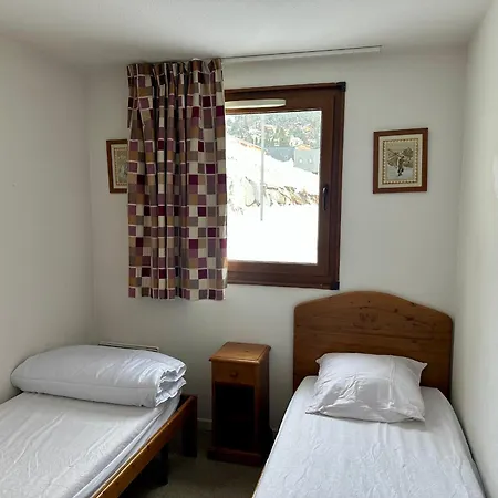 T3 Aux Angles: 6 Pers, Parking, Animaux Admis - Fr-1-758-35 Les Angles (Pyrenees-Orientales)